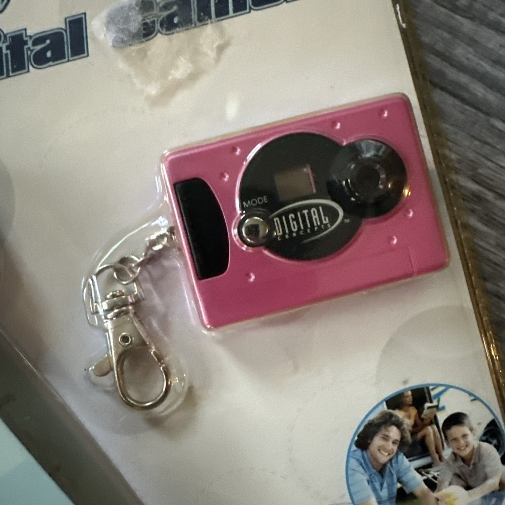 Keychain 3 In 1~Digital Camera, PC Web, Video Camera ~ Blue~NEW  Great‎ GIFT - Picture 2 of 5